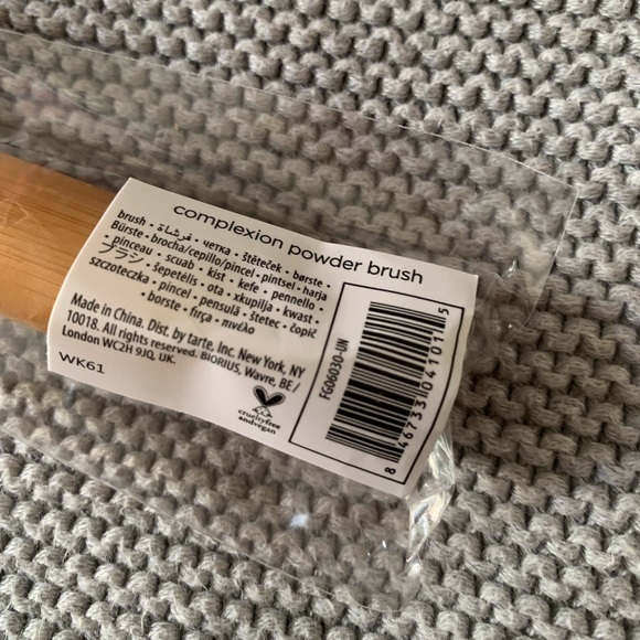 complexion powder brush - Picture 3 of 3